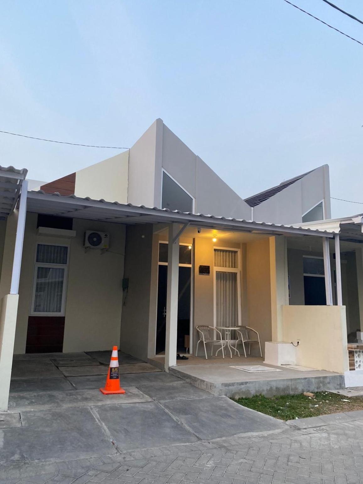 Villa Ku Villa Mu Semarang Buitenkant foto