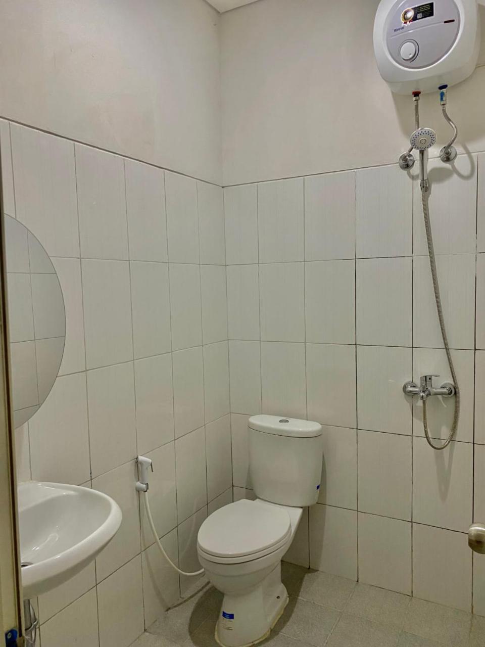 Villa Ku Villa Mu Semarang Buitenkant foto