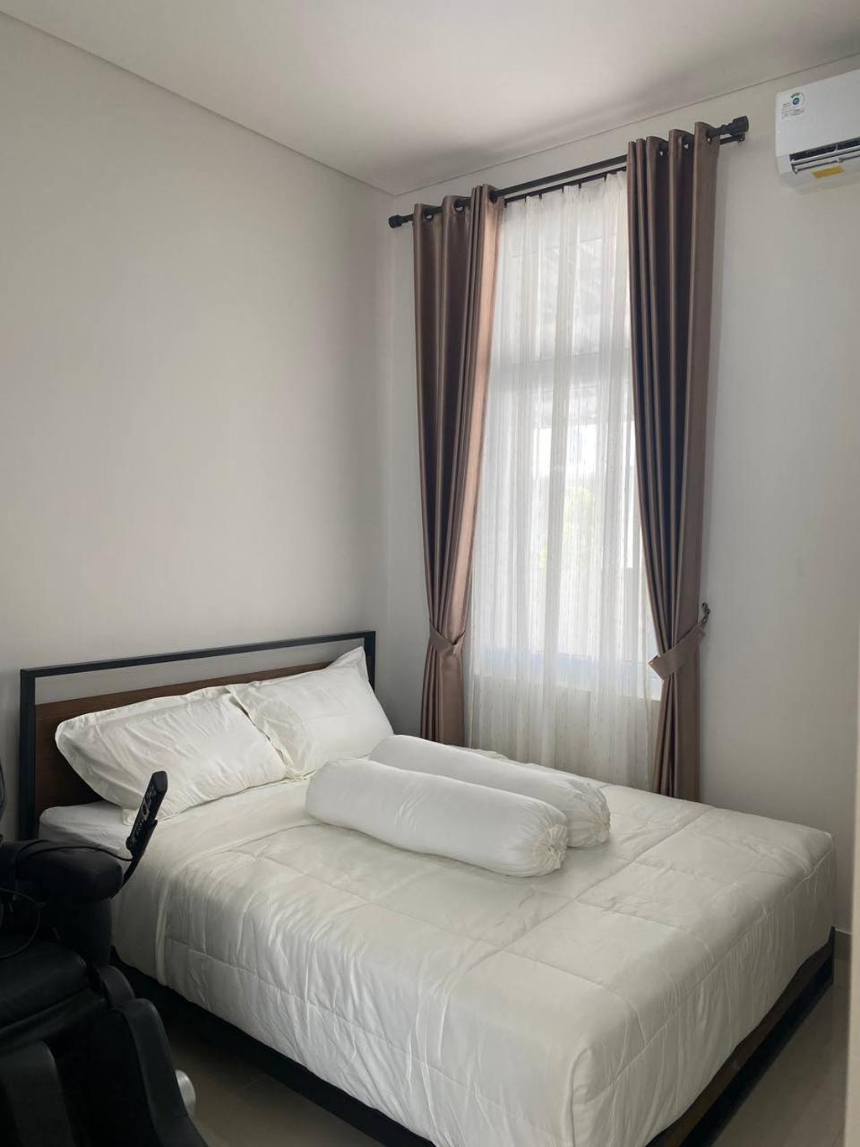 Villa Ku Villa Mu Semarang Buitenkant foto